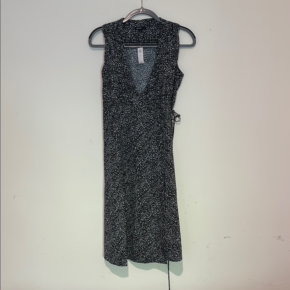NWT Gap Maternity Spring/Summer Classic Wrap Dress w/Stretch (size small)